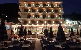 Hotel Aross